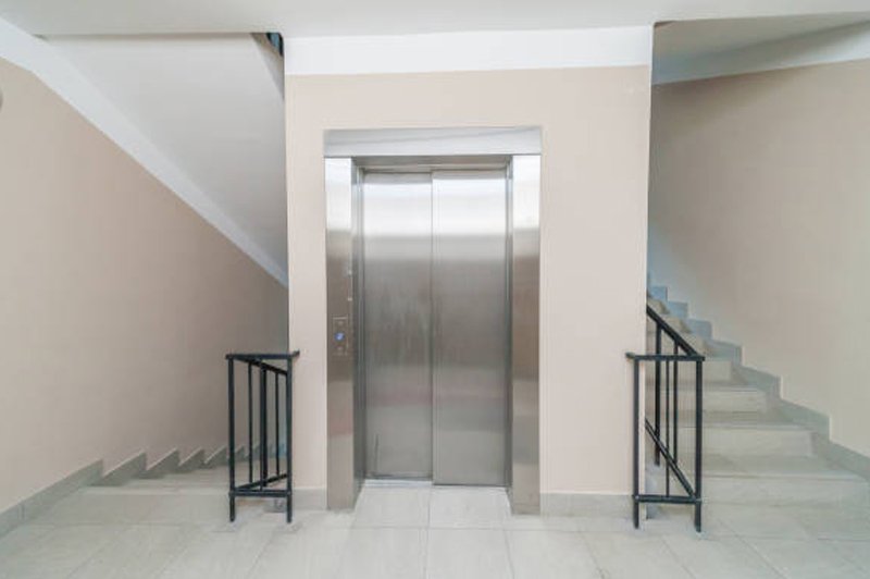 hotel-lifts